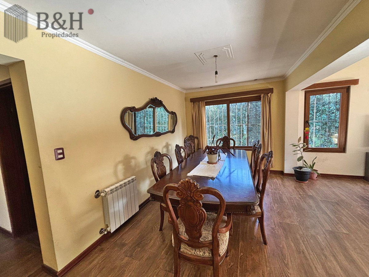 Casa ID.7832 - CASA DE 4 DORMITORIOS EN CANTEGRIL