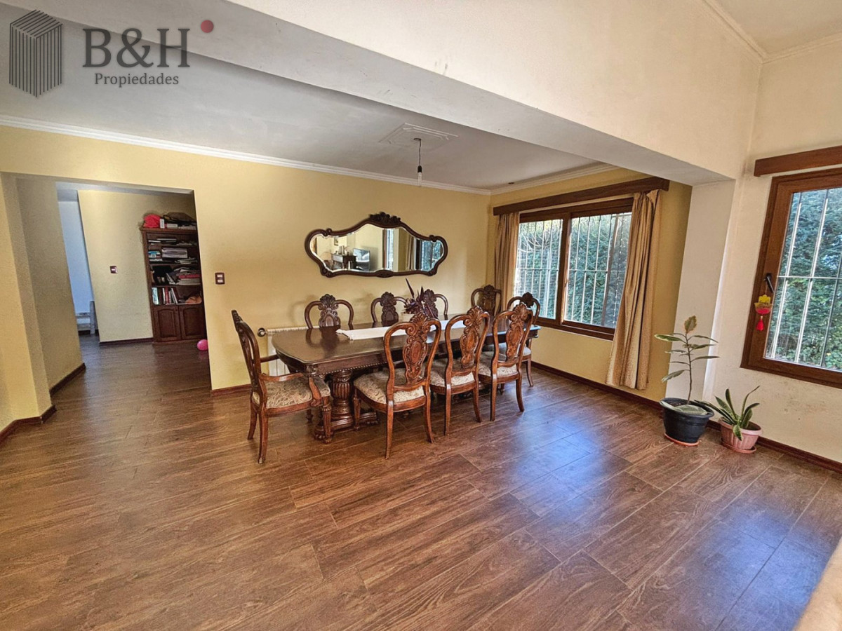 Casa ID.7832 - CASA DE 4 DORMITORIOS EN CANTEGRIL