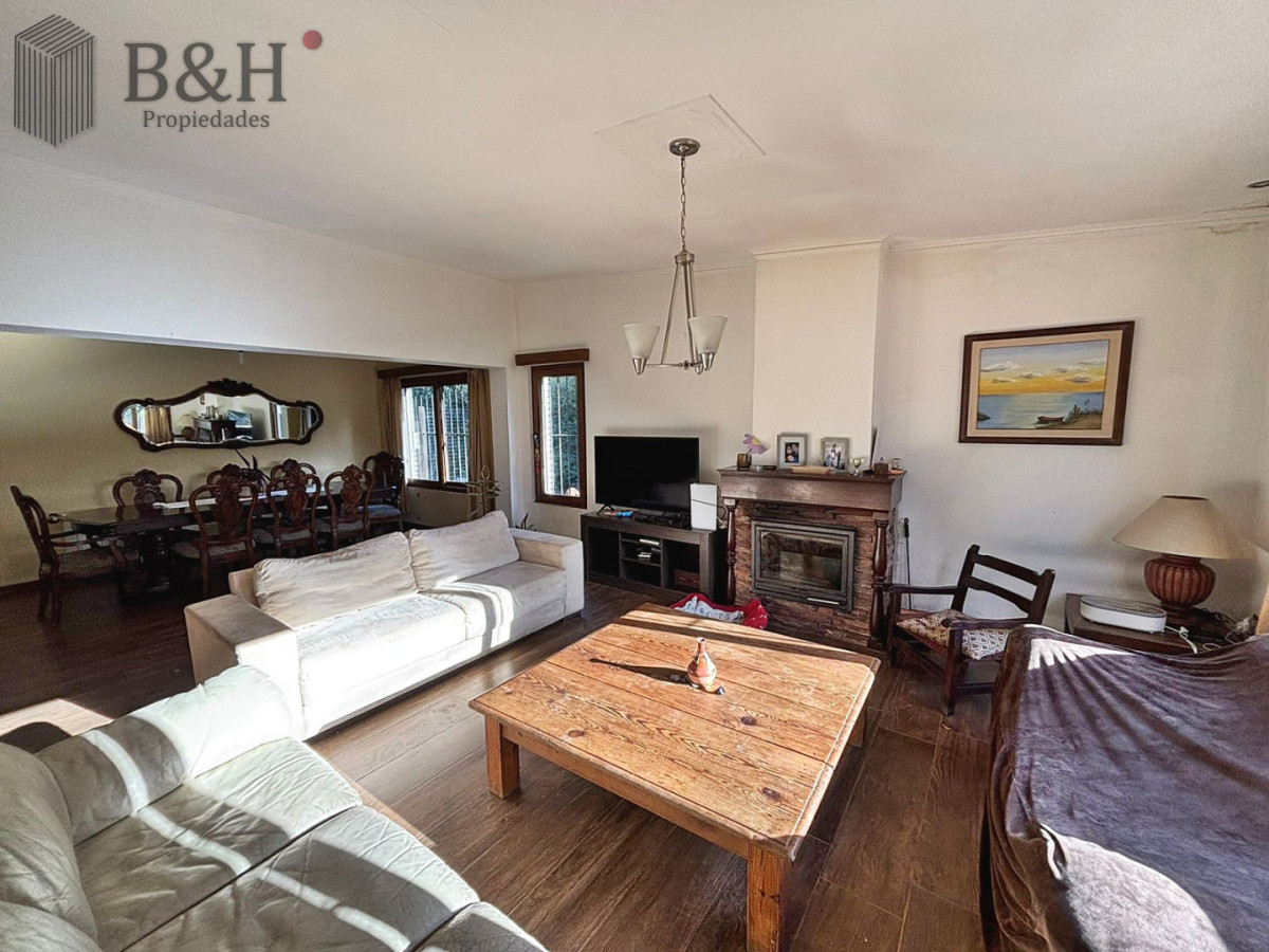 Casa ID.7832 - CASA DE 4 DORMITORIOS EN CANTEGRIL