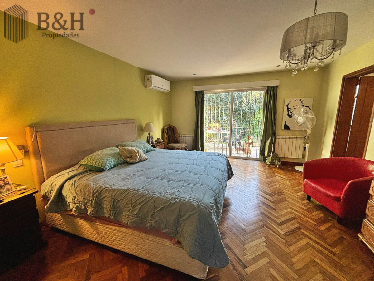 Casa ID.7832 - CASA DE 4 DORMITORIOS EN CANTEGRIL