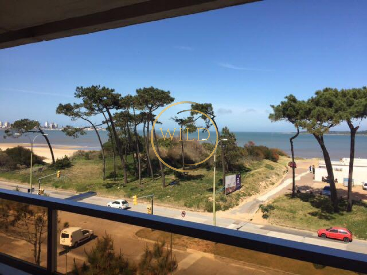 Apartamento ID.2511 - Apartamento frente al mar en Alquiler temporada de 4 dormitorios disponible enero PUNTA DEL ESTE, Mansa-