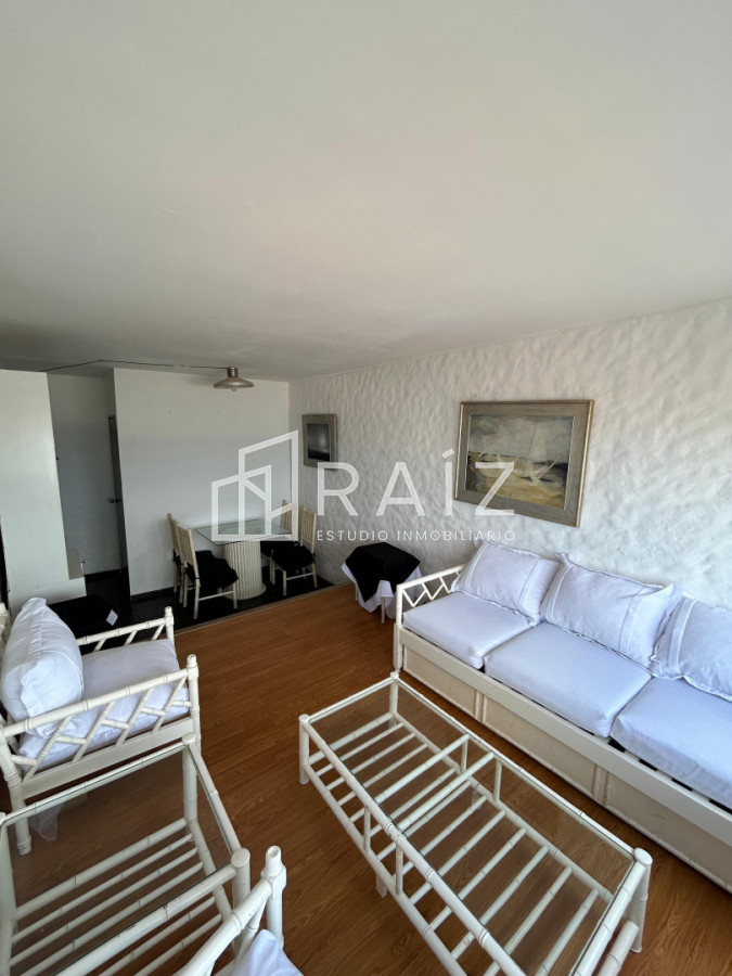 Apartamento ID.11743 - Apartamento en alquiler de temporada en Punta del Este, frente a la Playa Brava y con una espectacular vista al mar de 2 dormitorios