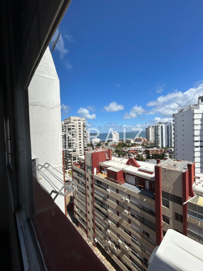 Apartamento ID.11743 - Apartamento en alquiler de temporada en Punta del Este, frente a la Playa Brava y con una espectacular vista al mar de 2 dormitorios