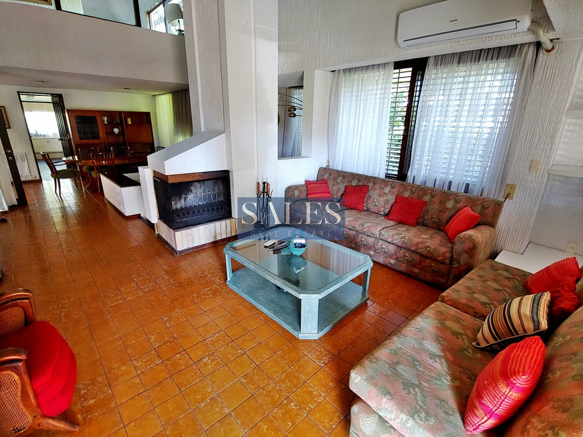 Casa ID.1464 - Residencia de categoría en paradas de Mansa