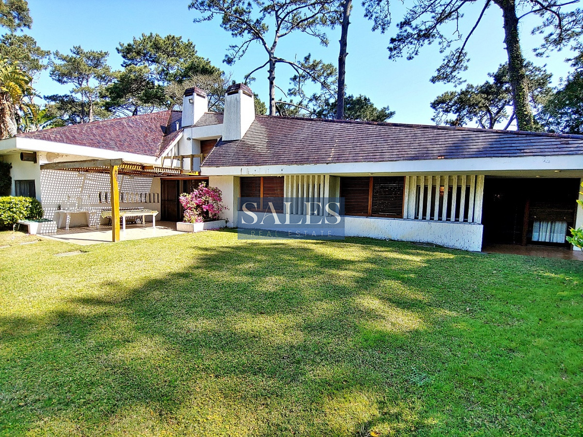Casa ID.1464 - Residencia de categoría en paradas de Mansa