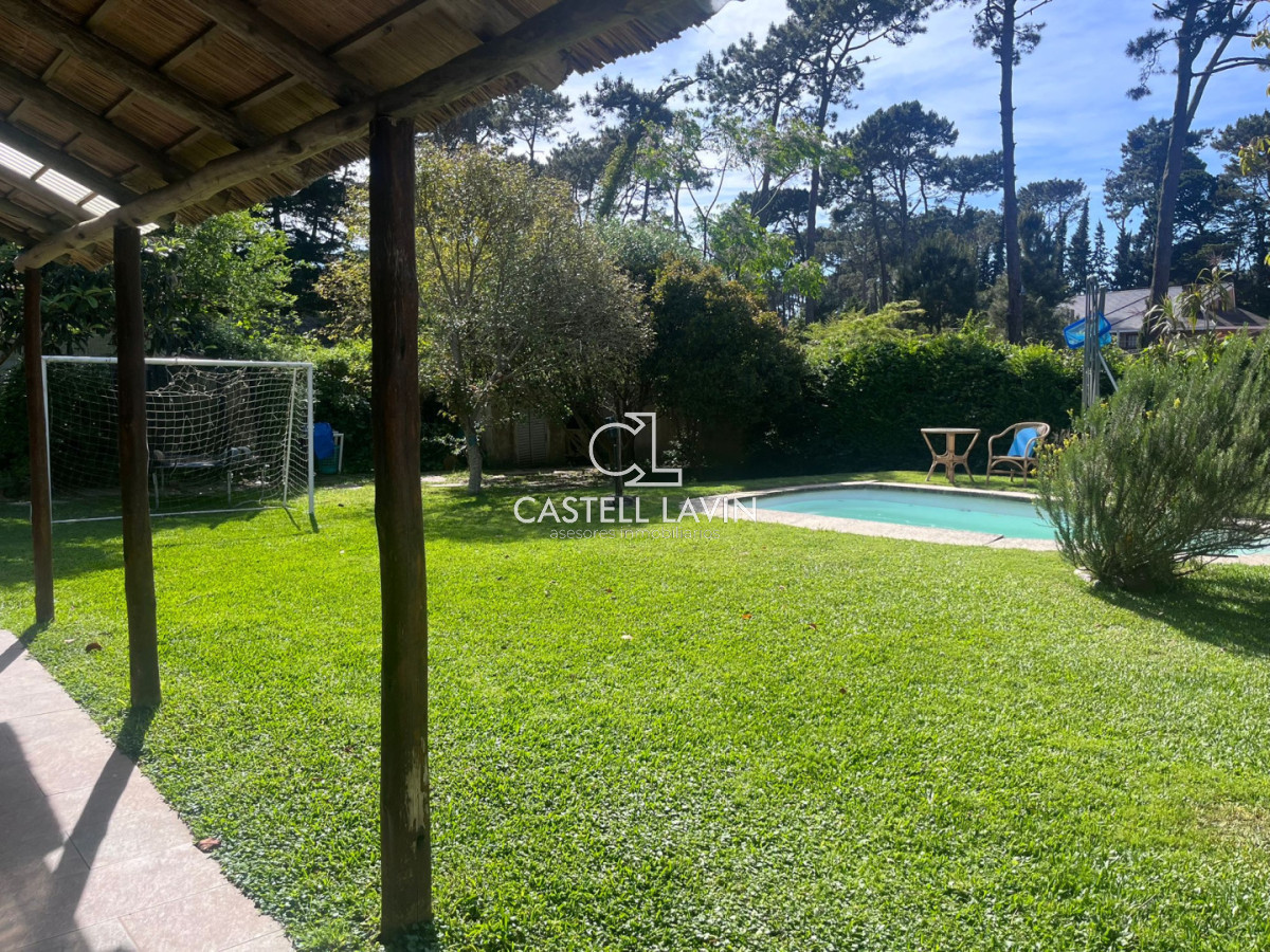 Casa ID.819 - Alquiler Temporal Casa con Piscina Lugano Punta del Este