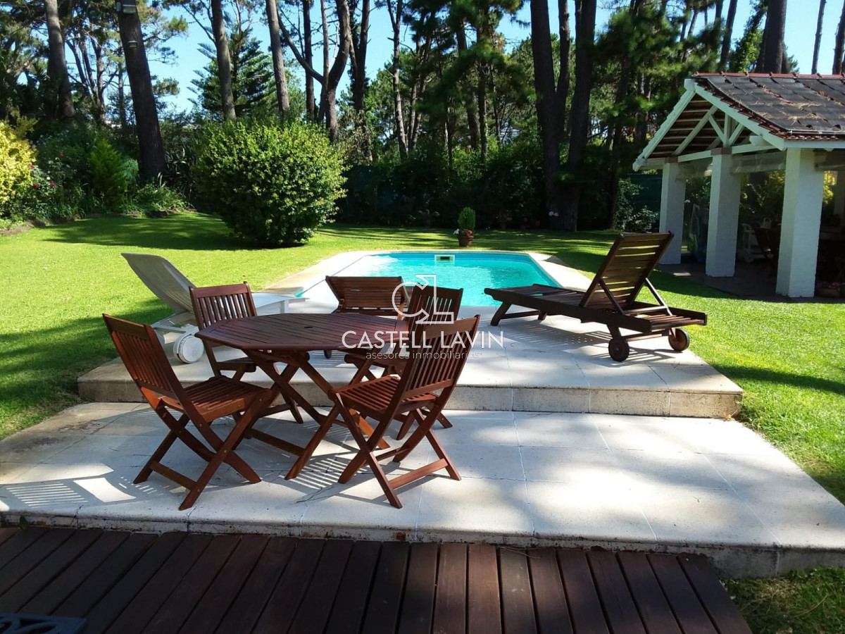 Casa ID.827 - Casa en alquiler de temporada y anual de 4 dormitorios en San Rafael Punta del este 