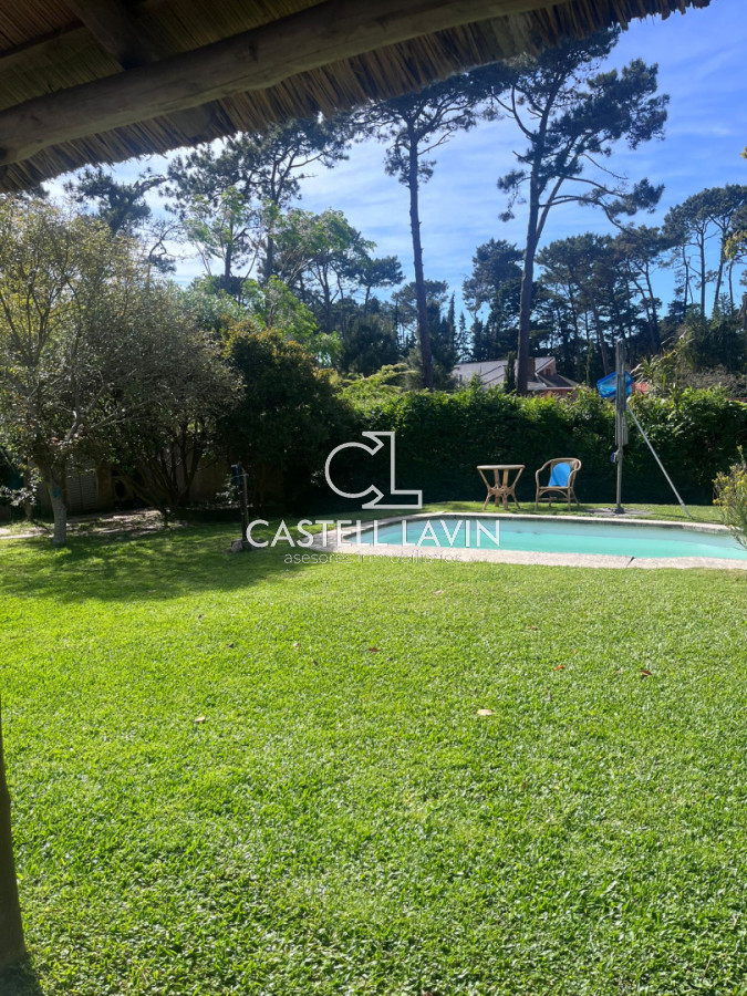 Casa ID.819 - Alquiler Temporal Casa con Piscina Lugano Punta del Este