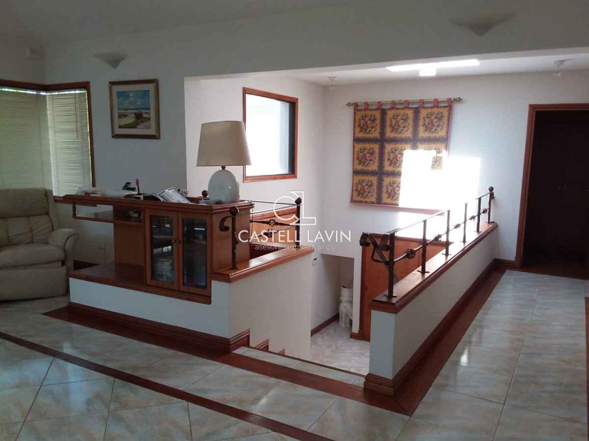 Casa ID.827 - Casa en alquiler de temporada y anual de 4 dormitorios en San Rafael Punta del este 