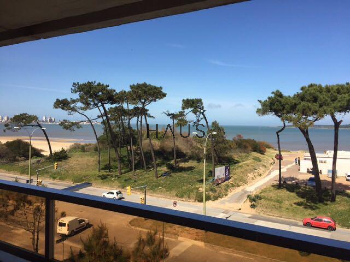Apartamento ID.257 - Apartamento frente al mar en Alquiler temporada de 4 dormitorios disponible enero PUNTA DEL ESTE, Mansa-