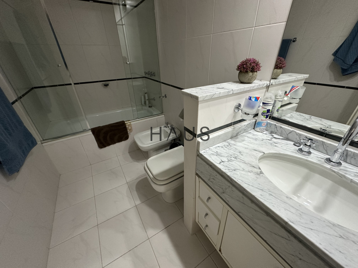 Apartamento ID.178 - Alquiler enero - Apartamento de 2 dormitorios de terraza con parrillero Mansa Punta del Este 