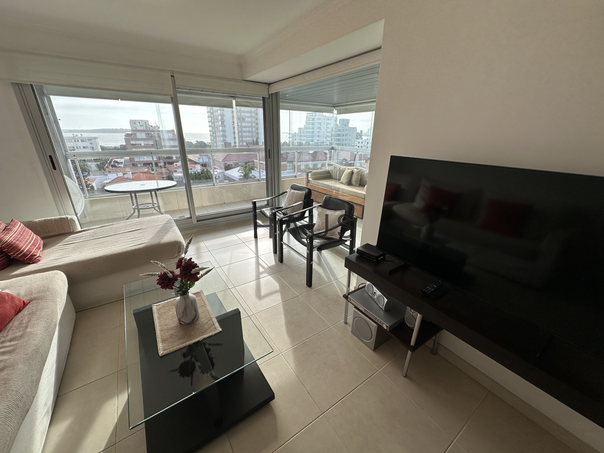 Apartamento ID.178 - Alquiler enero - Apartamento de 2 dormitorios de terraza con parrillero Mansa Punta del Este 