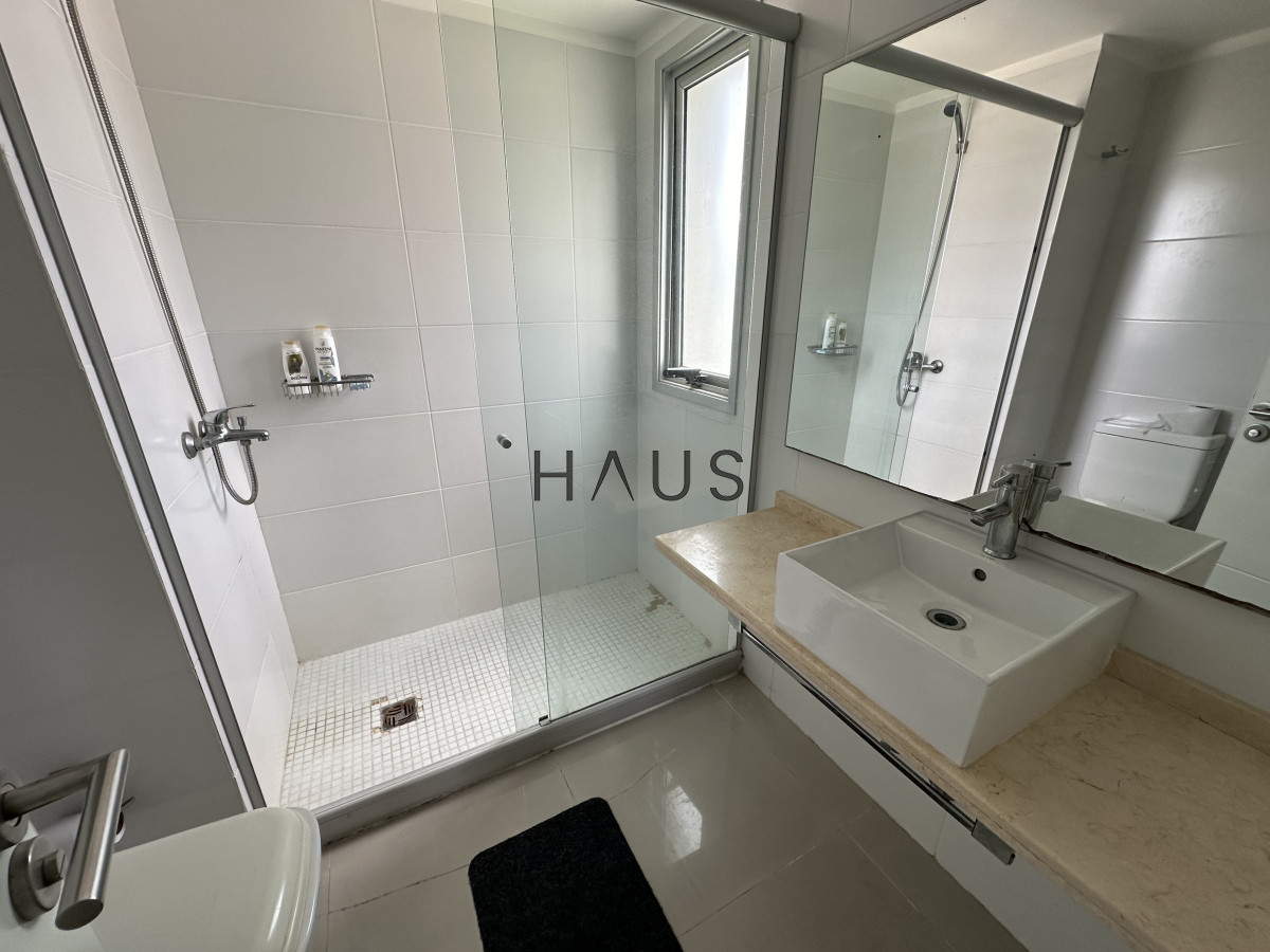 Apartamento ID.263 - Apartamento en venta de 2 dormitorios terraza con parrillero- Brava, Punta del Este