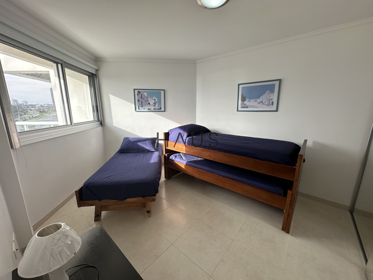 Apartamento ID.178 - Alquiler enero - Apartamento de 2 dormitorios de terraza con parrillero Mansa Punta del Este 