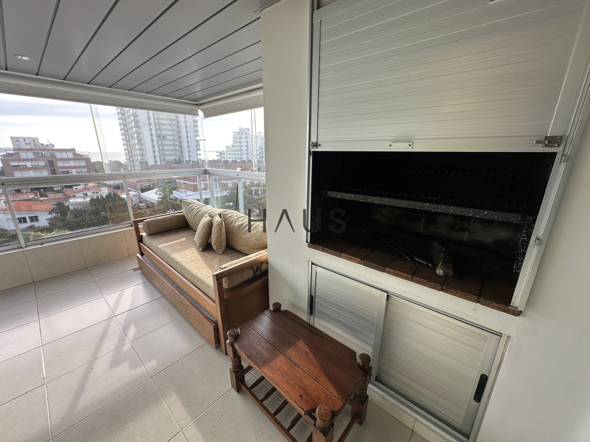 Apartamento ID.178 - Alquiler enero - Apartamento de 2 dormitorios de terraza con parrillero Mansa Punta del Este 
