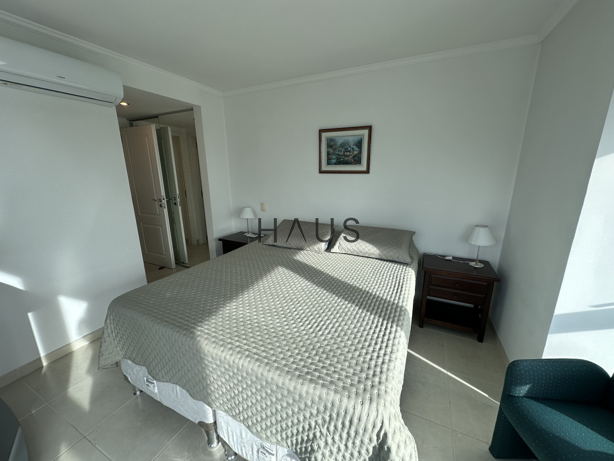 Apartamento ID.178 - Alquiler enero - Apartamento de 2 dormitorios de terraza con parrillero Mansa Punta del Este 