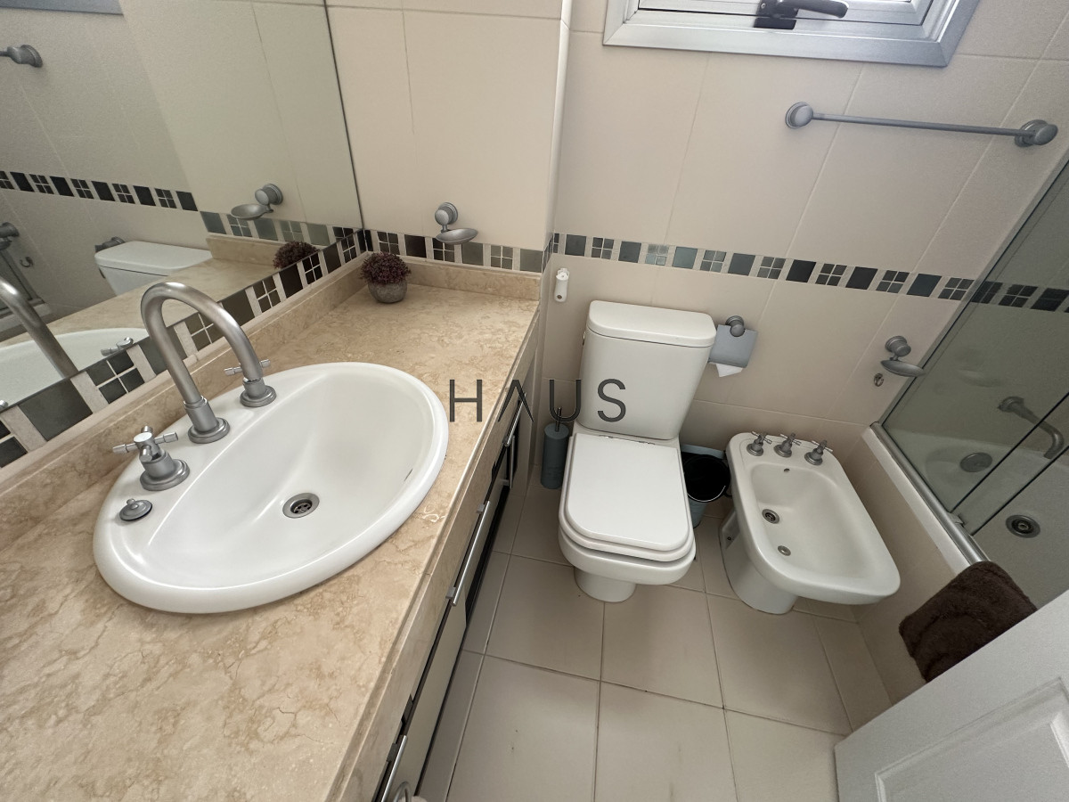 Apartamento ID.178 - Alquiler enero - Apartamento de 2 dormitorios de terraza con parrillero Mansa Punta del Este 