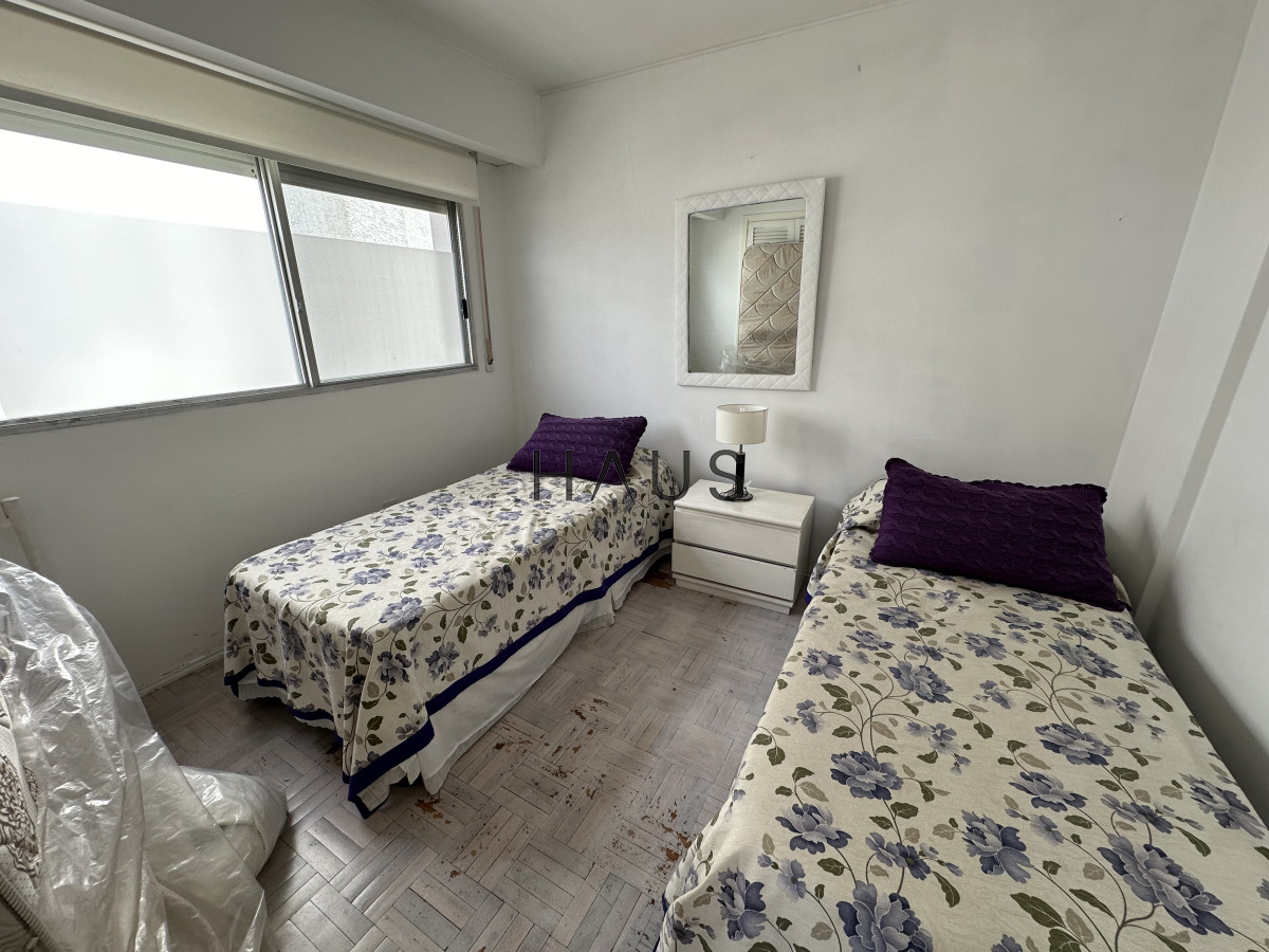 Apartamento ID.257 - Apartamento frente al mar en Alquiler temporada de 4 dormitorios disponible enero PUNTA DEL ESTE, Mansa-