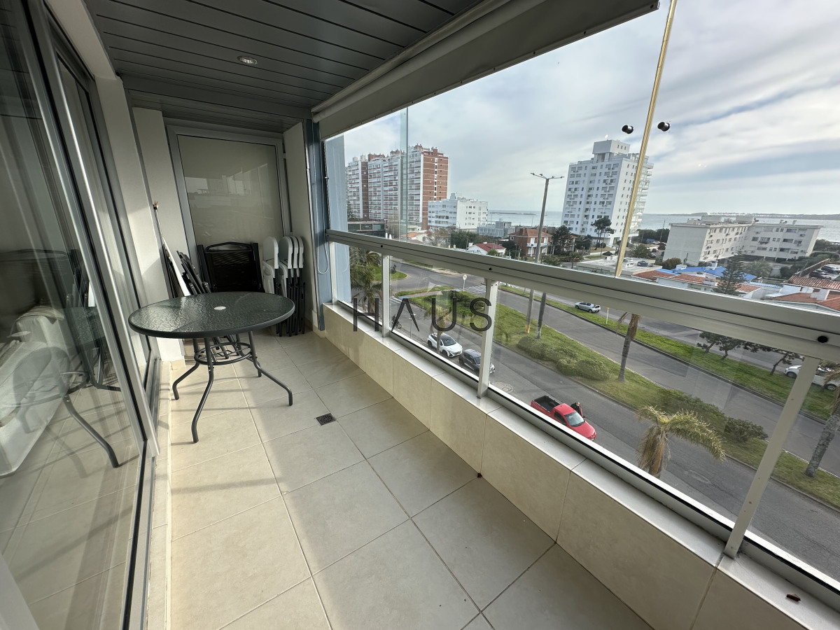 Apartamento ID.178 - Alquiler enero - Apartamento de 2 dormitorios de terraza con parrillero Mansa Punta del Este 