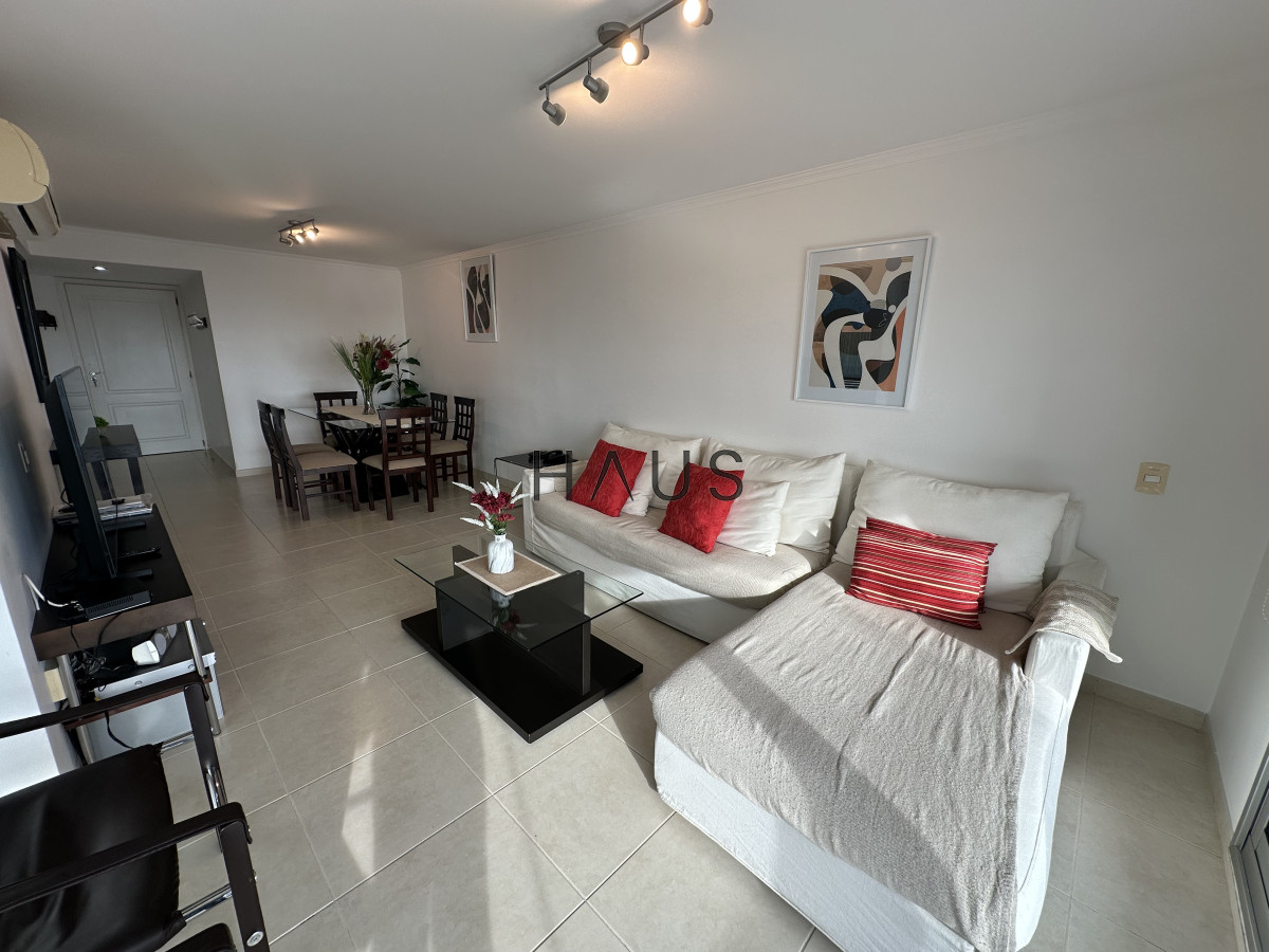 Apartamento ID.178 - Alquiler enero - Apartamento de 2 dormitorios de terraza con parrillero Mansa Punta del Este 