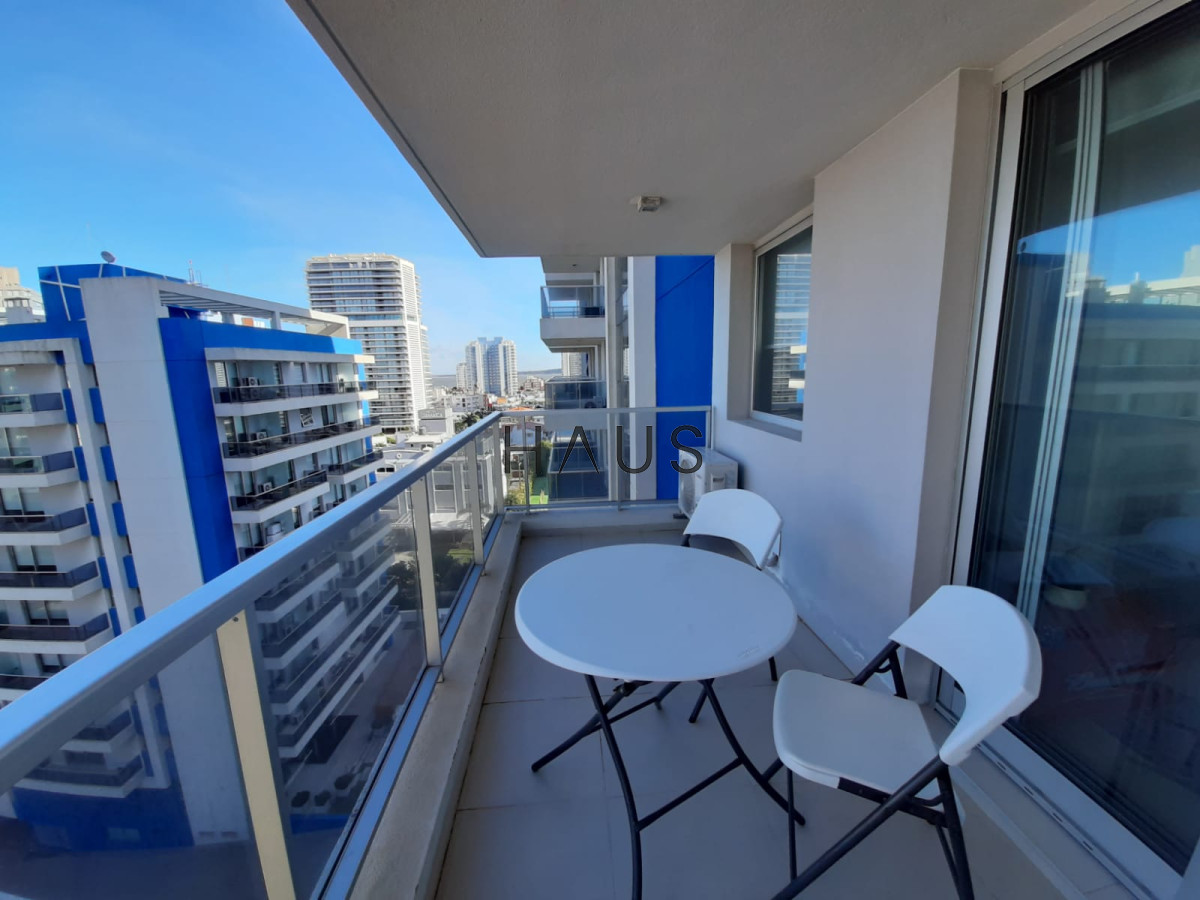 Apartamento ID.176 - Apartamento en brava de 2 Dormitorios disponible en temporada- Punta del Este