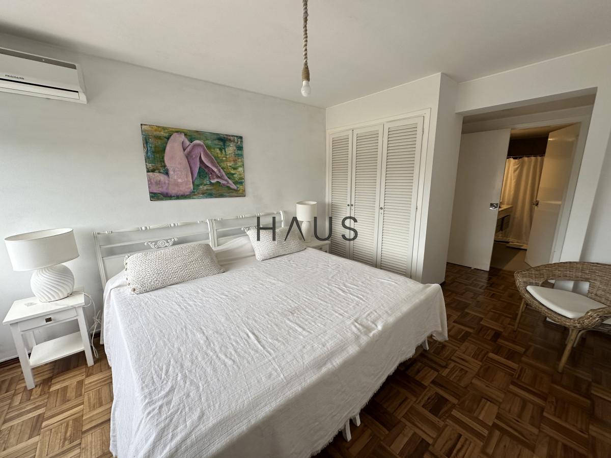 Apartamento ID.257 - Apartamento frente al mar en Alquiler temporada de 4 dormitorios disponible enero PUNTA DEL ESTE, Mansa-