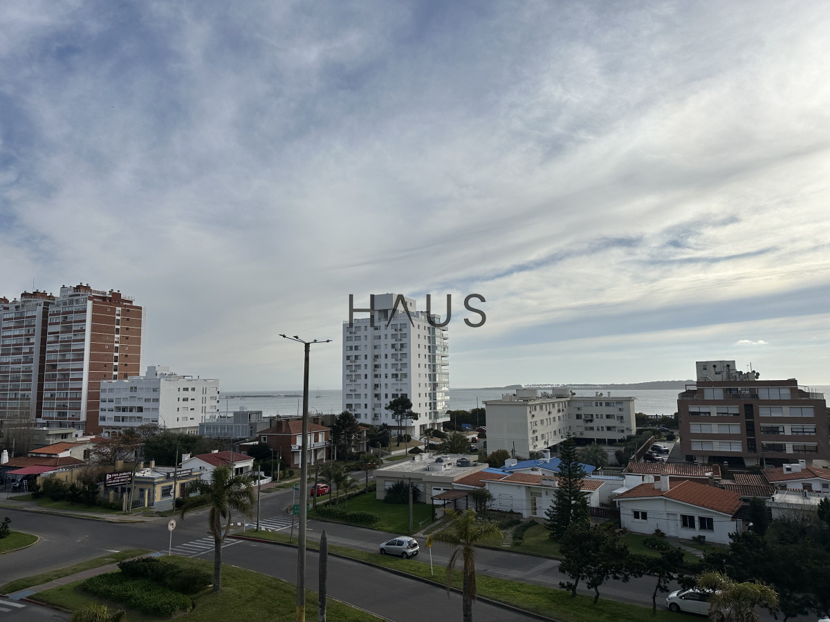 Apartamento ID.178 - Alquiler enero - Apartamento de 2 dormitorios de terraza con parrillero Mansa Punta del Este 