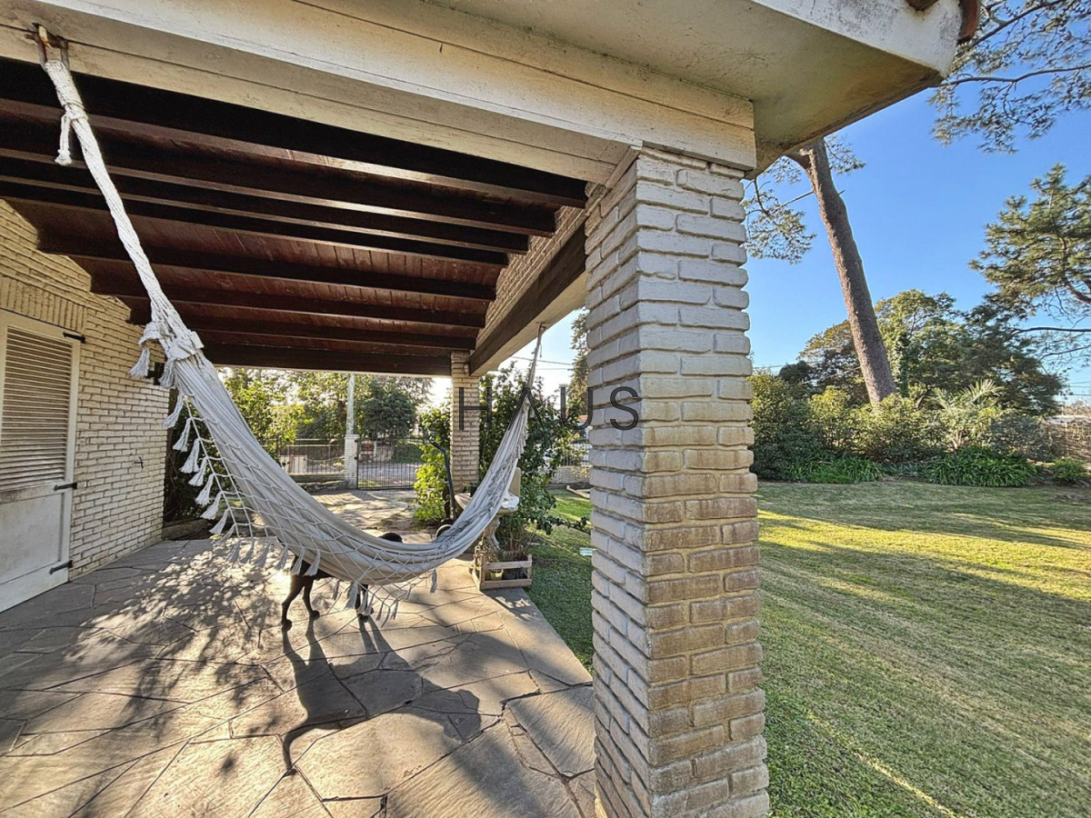 Casa ID.895 - CASA DE 4 DORMITORIOS EN CANTEGRIL