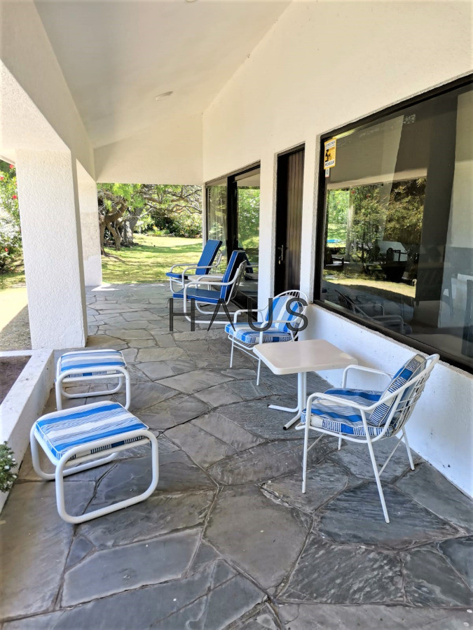 Casa ID.172 - Casa de 4 dormitorios en Alquiler temporada y anual a pasos de Mansa  PUNTA DEL ESTE