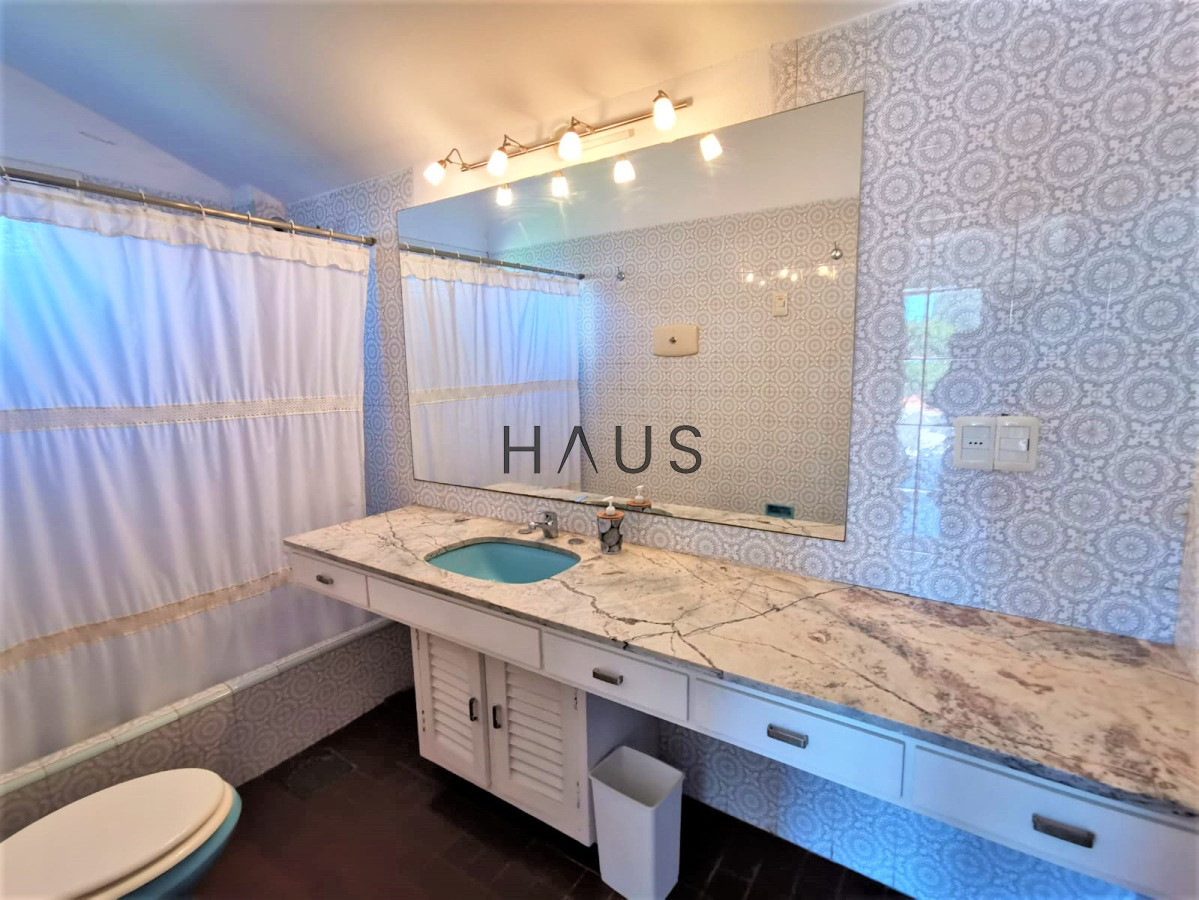 Casa ID.172 - Casa de 4 dormitorios en Alquiler temporada y anual a pasos de Mansa  PUNTA DEL ESTE