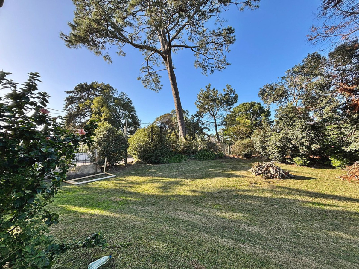 Casa ID.895 - CASA DE 4 DORMITORIOS EN CANTEGRIL