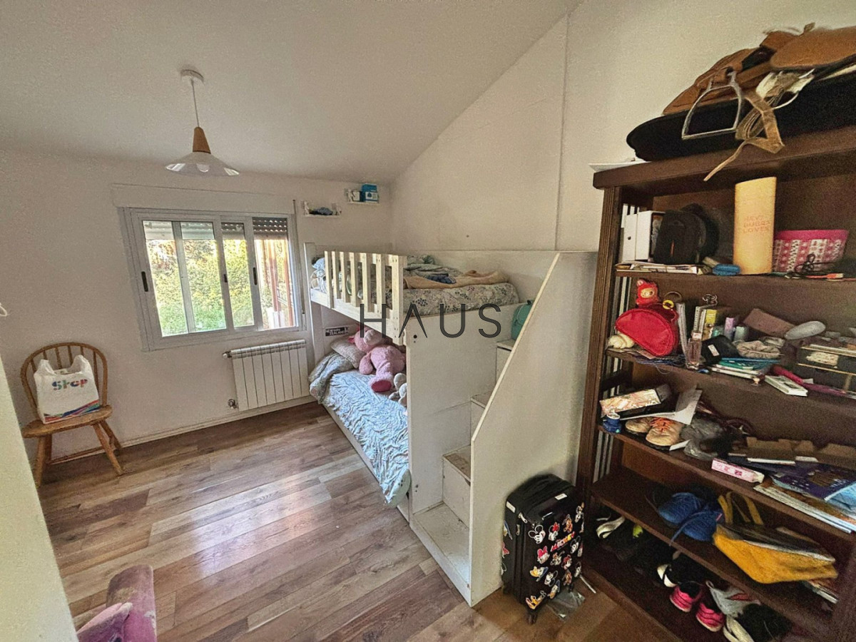 Casa ID.895 - CASA DE 4 DORMITORIOS EN CANTEGRIL