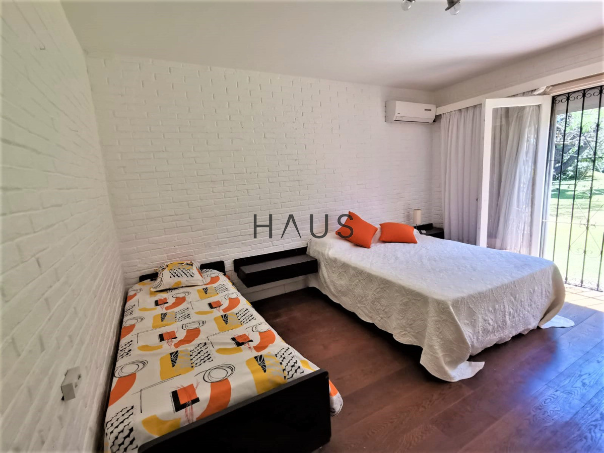 Casa ID.172 - Casa de 4 dormitorios en Alquiler temporada y anual a pasos de Mansa  PUNTA DEL ESTE