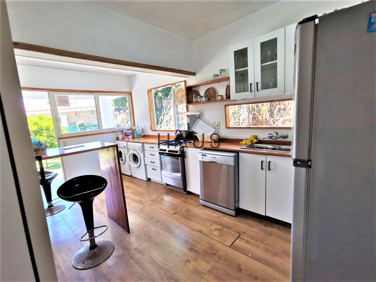 Casa ID.172 - Casa de 4 dormitorios en Alquiler temporada y anual a pasos de Mansa  PUNTA DEL ESTE