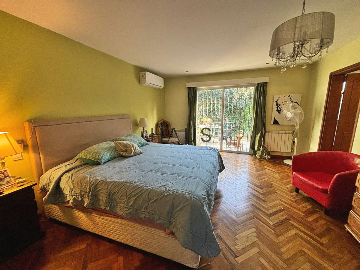 Casa ID.895 - CASA DE 4 DORMITORIOS EN CANTEGRIL