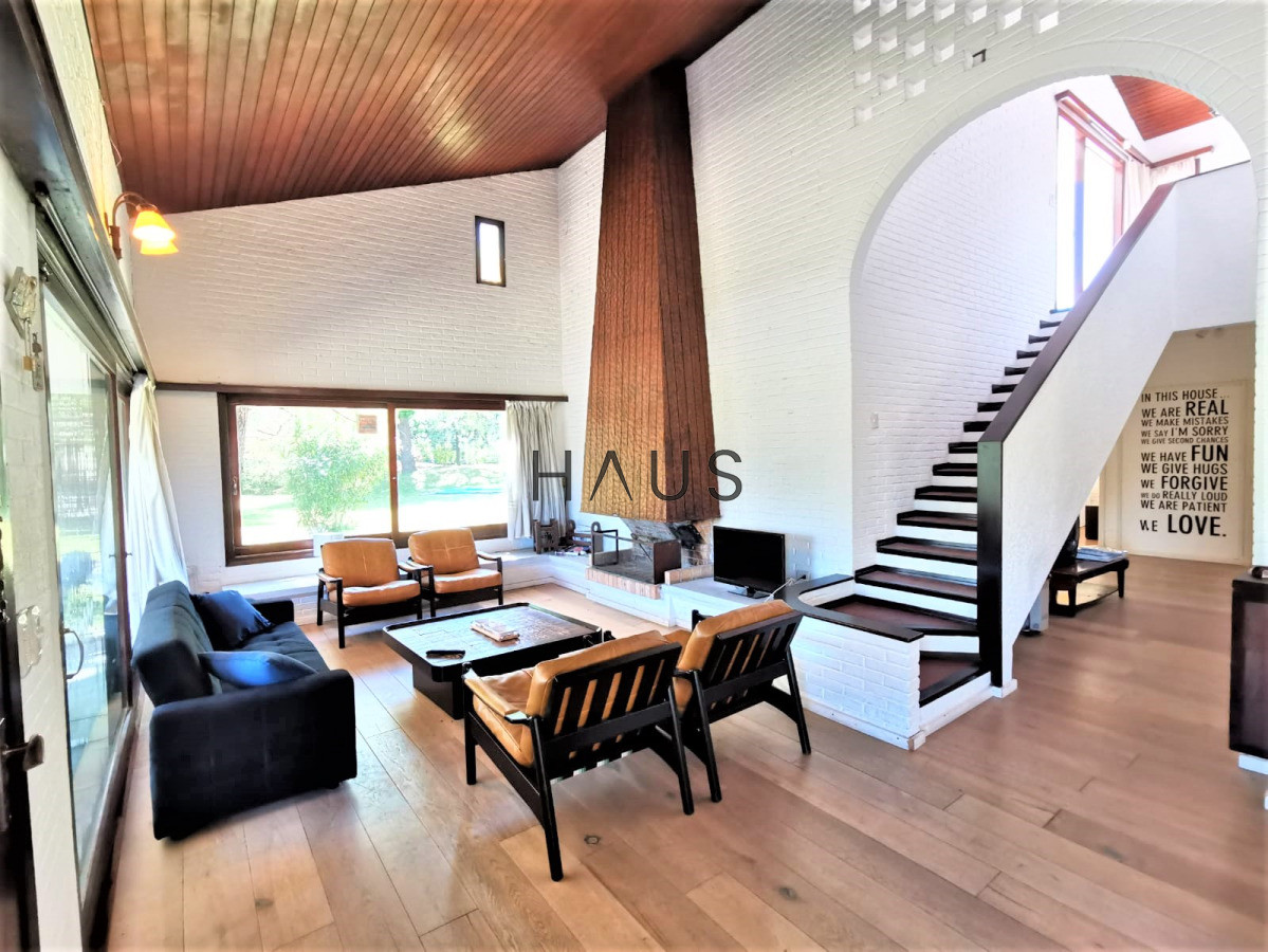 Casa ID.172 - Casa de 4 dormitorios en Alquiler temporada y anual a pasos de Mansa  PUNTA DEL ESTE