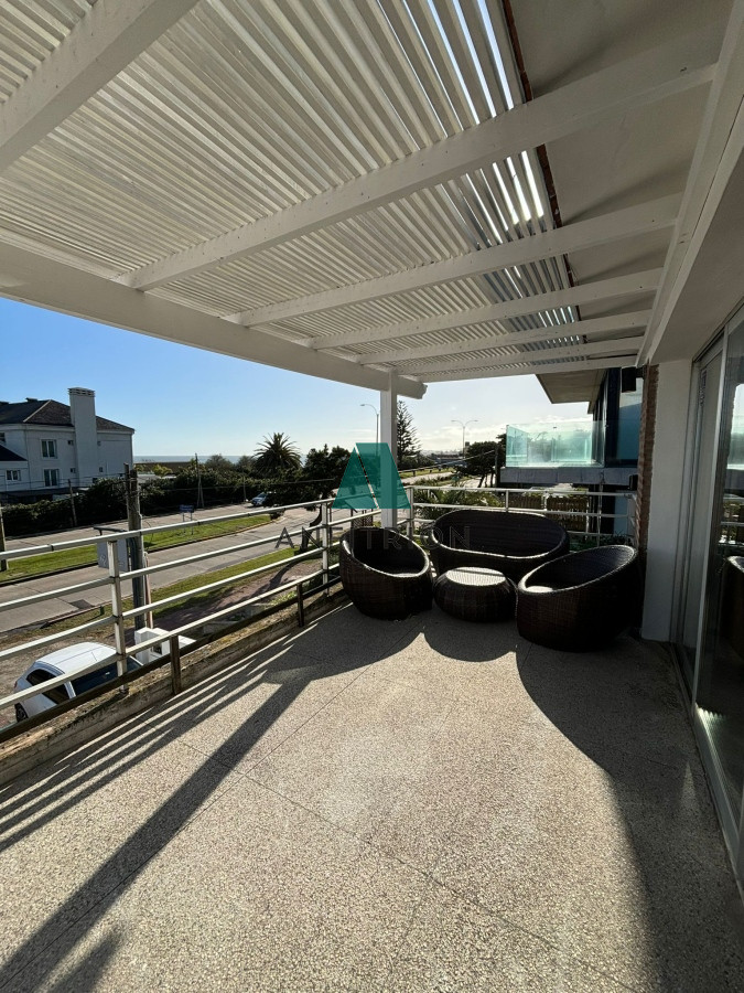Apartamento ID.233 - Apartamento de 2 dormitorios en primera linea en venta 