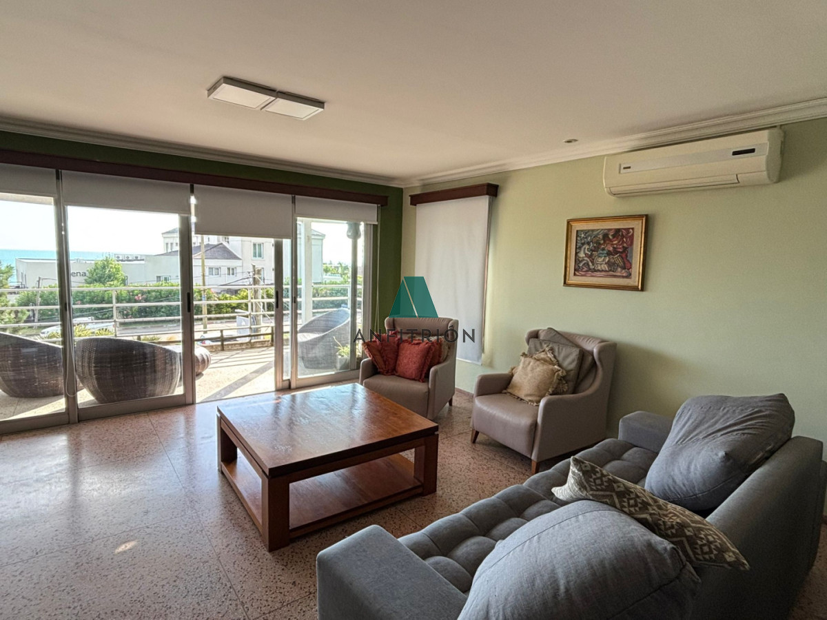 Apartamento ID.233 - Apartamento de 2 dormitorios en primera linea en venta 
