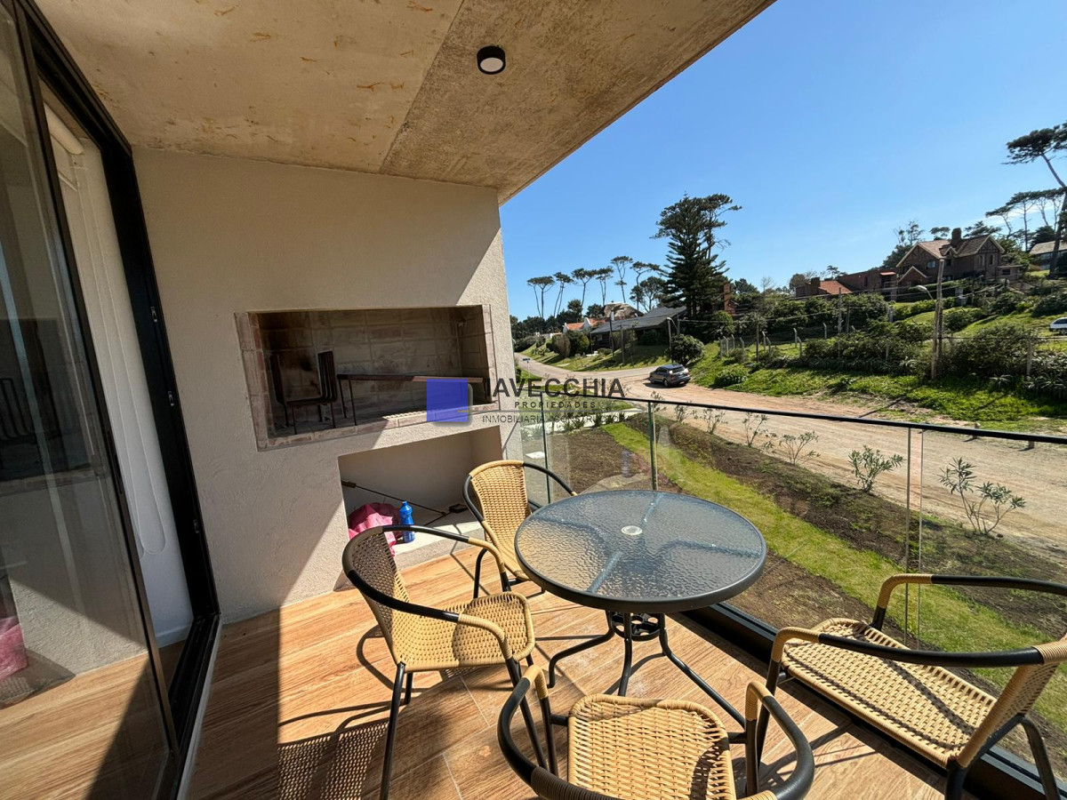 Hermoso apartamento de 2 dormitorios en alquiler de verano en La Mansa - IAV50157A