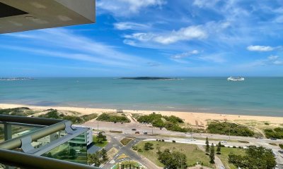 Hermoso apartamento de 4 dormitorios en La Mansa Punta del Este
