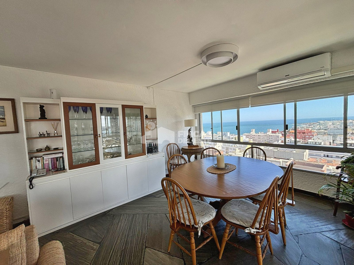 Apartamento de 3 dormitorios en Península-Punta del Este con hermosa vista - FDE2741A