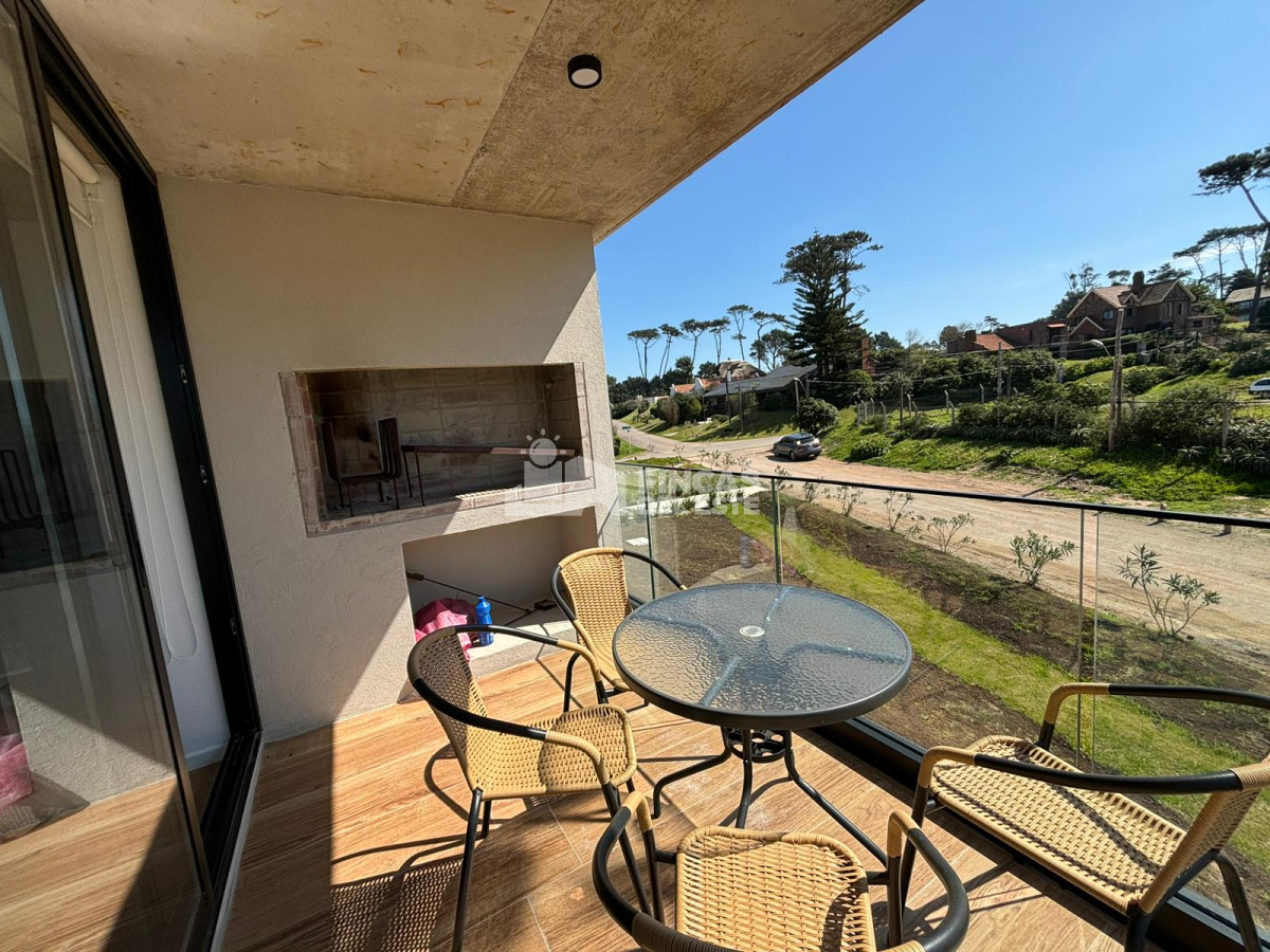 Hermoso apartamento en alquiler de verano de 2 dormitorios en Punta del Este  - FDE2223A