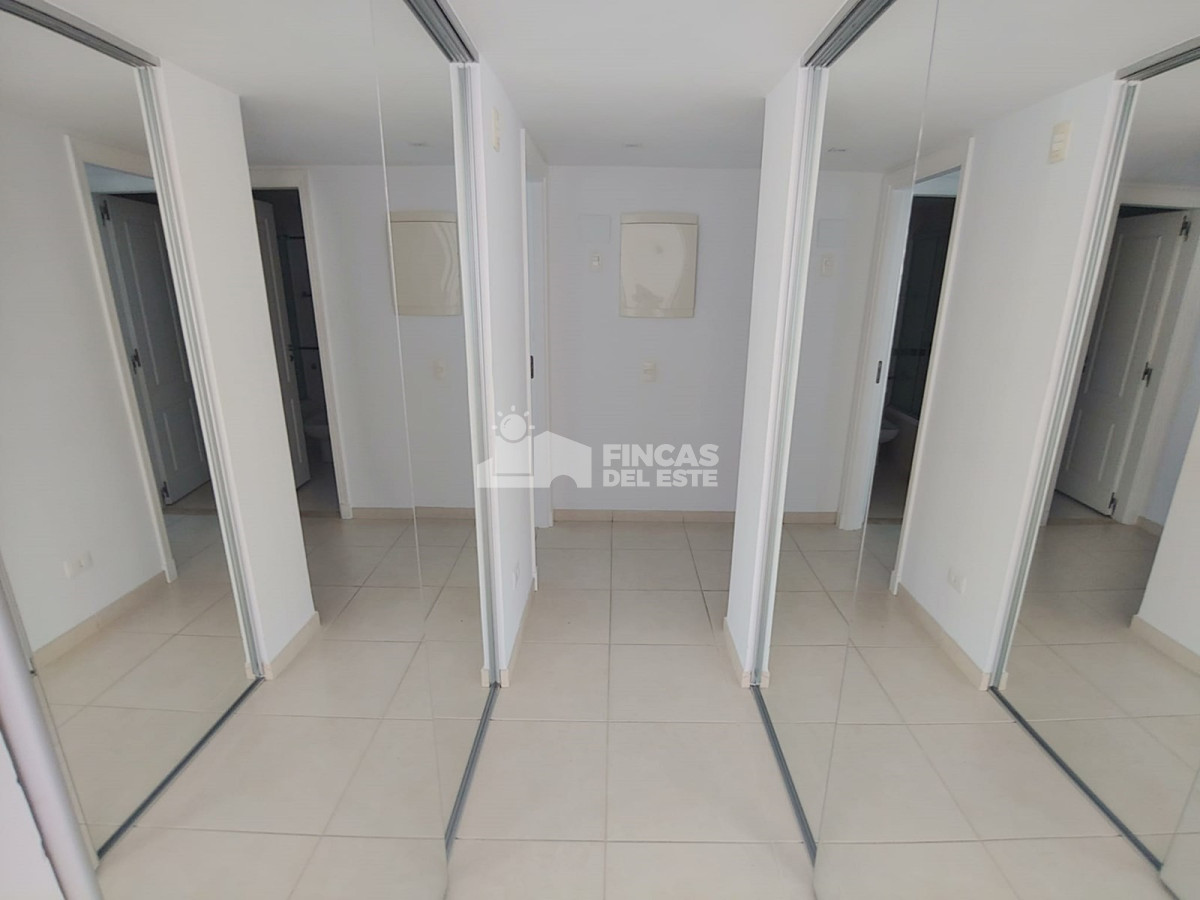 Apartamento ID.2075/PUNTA-DEL-ESTE,-Península-Apartamento-en-Alquiler-temporada-de-2-dormitorios - PUNTA DEL ESTE, Península Apartamento en Alquiler temporada de 2 dormitorios