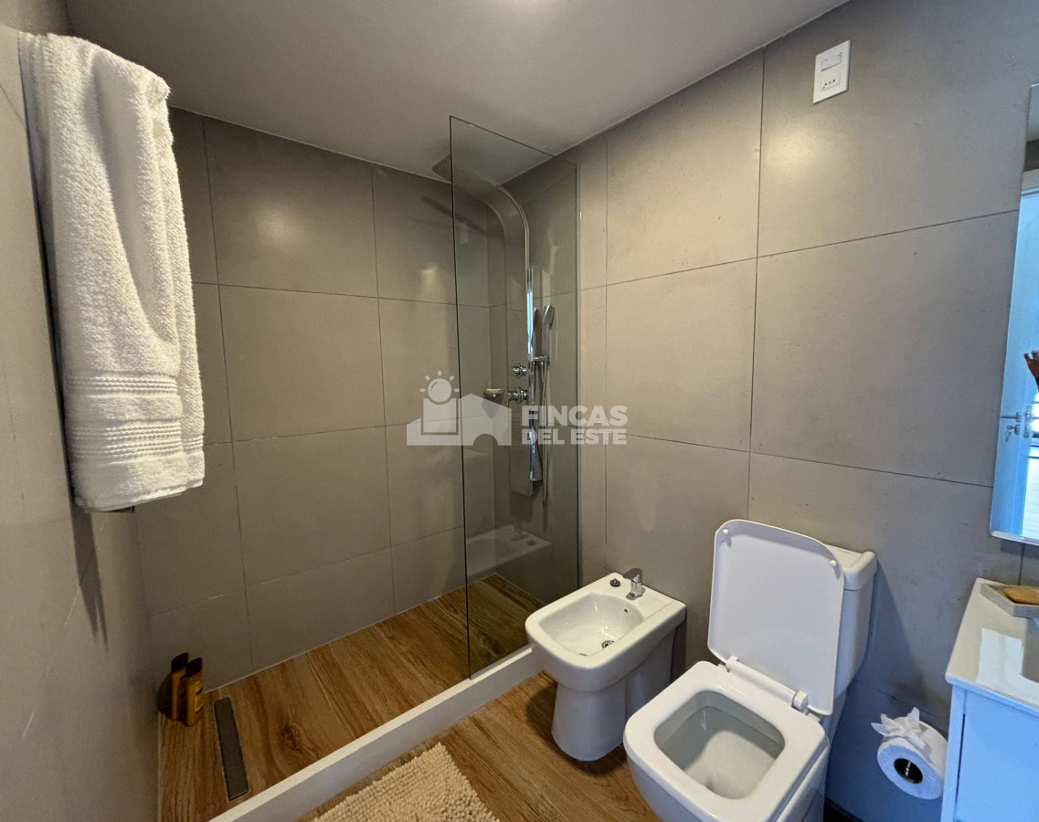 Apartamento ID.2223/Hermoso-apartamento-en-alquiler-de-verano-de-2-dormitorios-en-Punta-del-Este- - Hermoso apartamento en alquiler de verano de 2 dormitorios en Punta del Este 