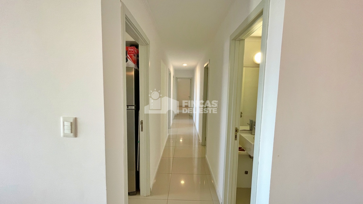 Apartamento ID.2357/Apartamento-en-Venta-de-3-dormitorios-terraza-con-parrillero-Brava--Punta-del-Este - Apartamento en Venta de 3 dormitorios- terraza con parrillero- Brava - Punta del Este