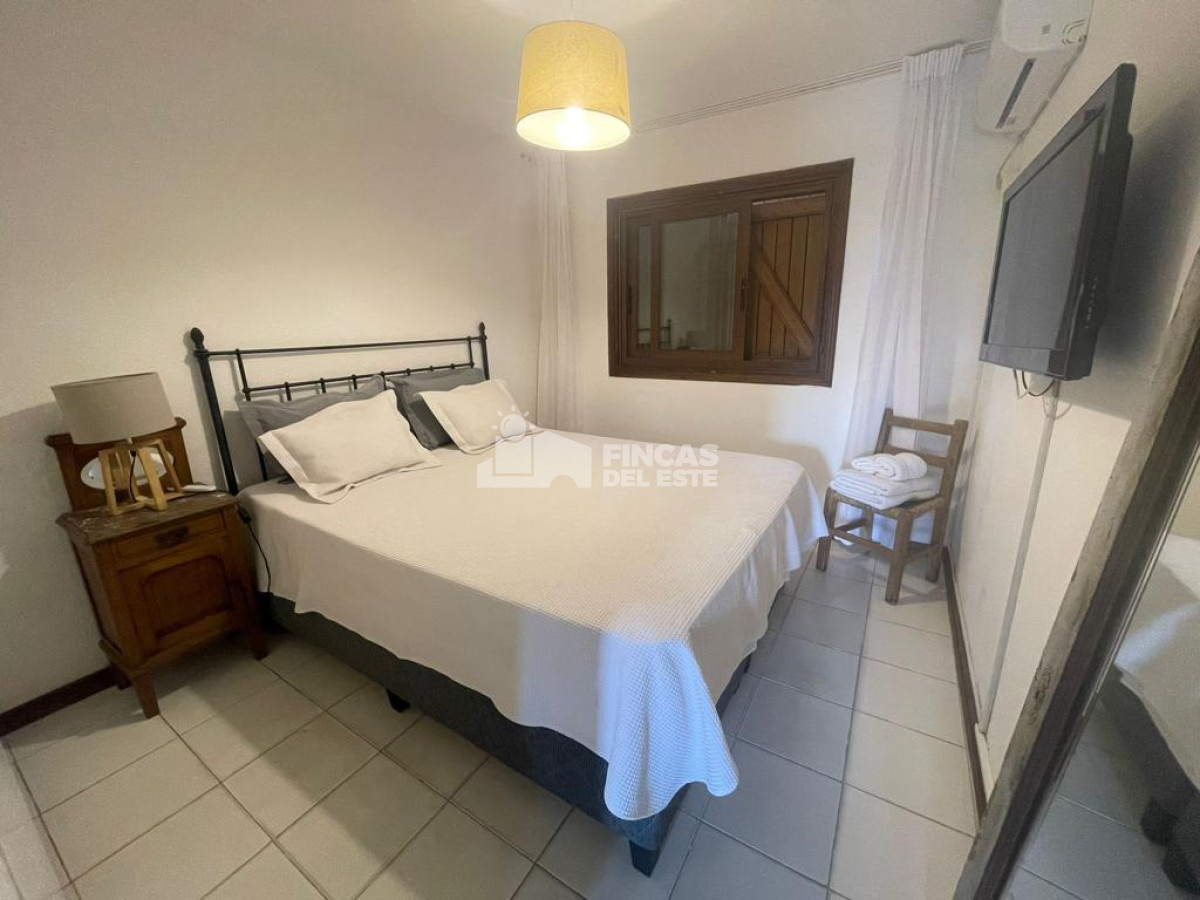 Apartamento ID.2125/Apartamento-a-pasos-del-mar,-distribuido-en-dos-plantas,-3-dormitorios-en-venta-y-alquiler - Apartamento a pasos del mar, distribuido en dos plantas, 3 dormitorios en venta y alquiler