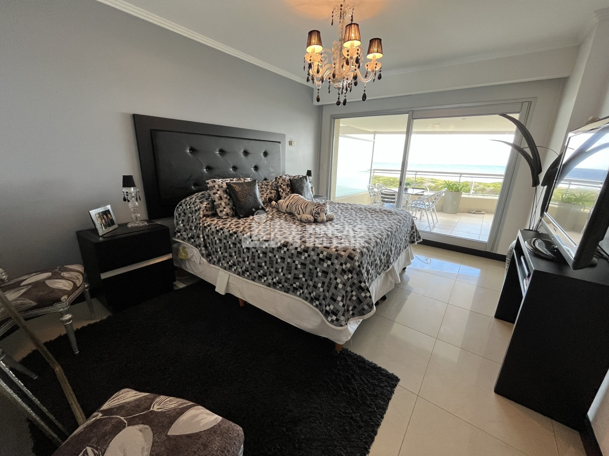Apartamento ID.2373 - Apartamento en alquiler de 3 dormitorios + dep- vista al mar Brava Punta del Este