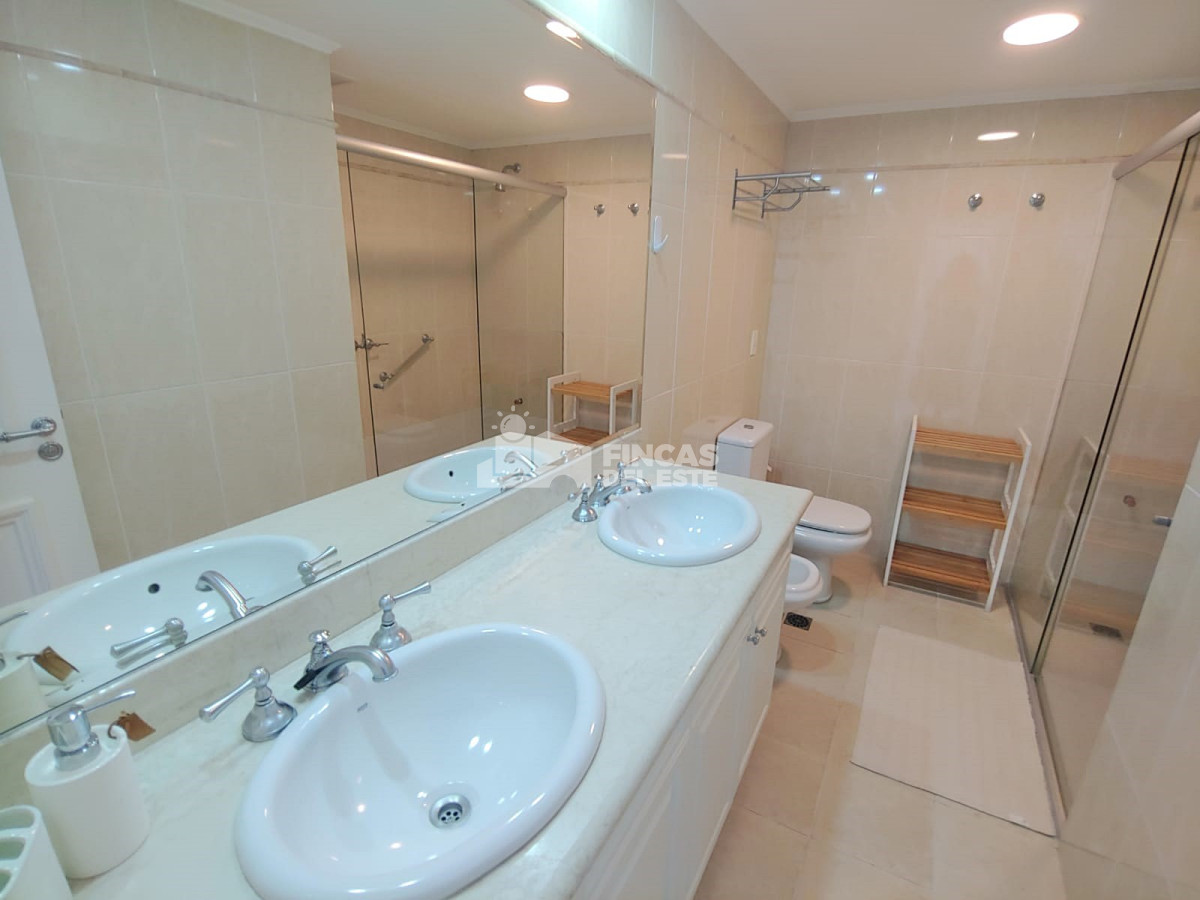 Apartamento ID.2041/Edificio-en-primera-fila - Edificio en primera fila