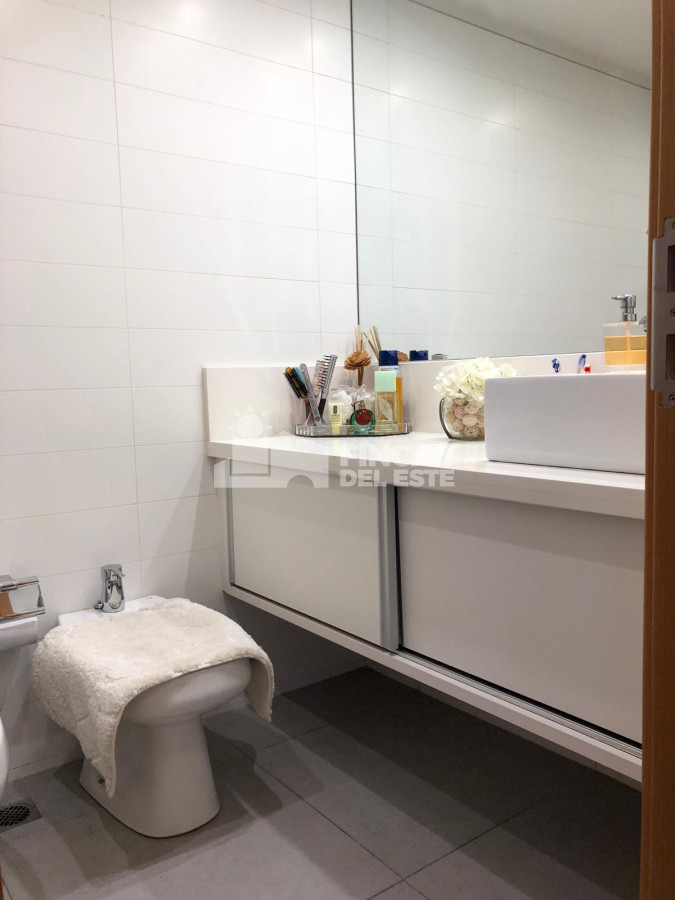 Apartamento ID.30 - Apto. de 3 dormitorios en piso alto con excelentes vistas al mar 