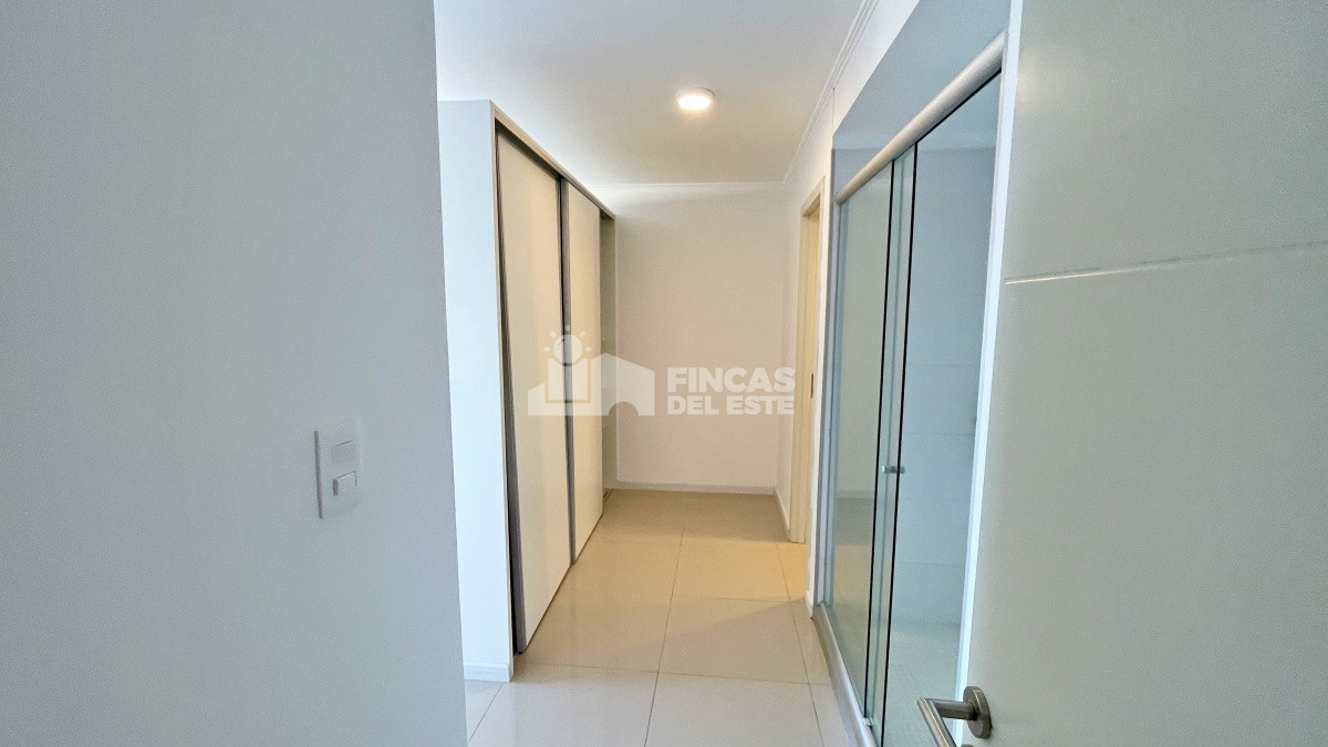Apartamento ID.2357/Apartamento-en-Venta-de-3-dormitorios-terraza-con-parrillero-Brava--Punta-del-Este - Apartamento en Venta de 3 dormitorios- terraza con parrillero- Brava - Punta del Este